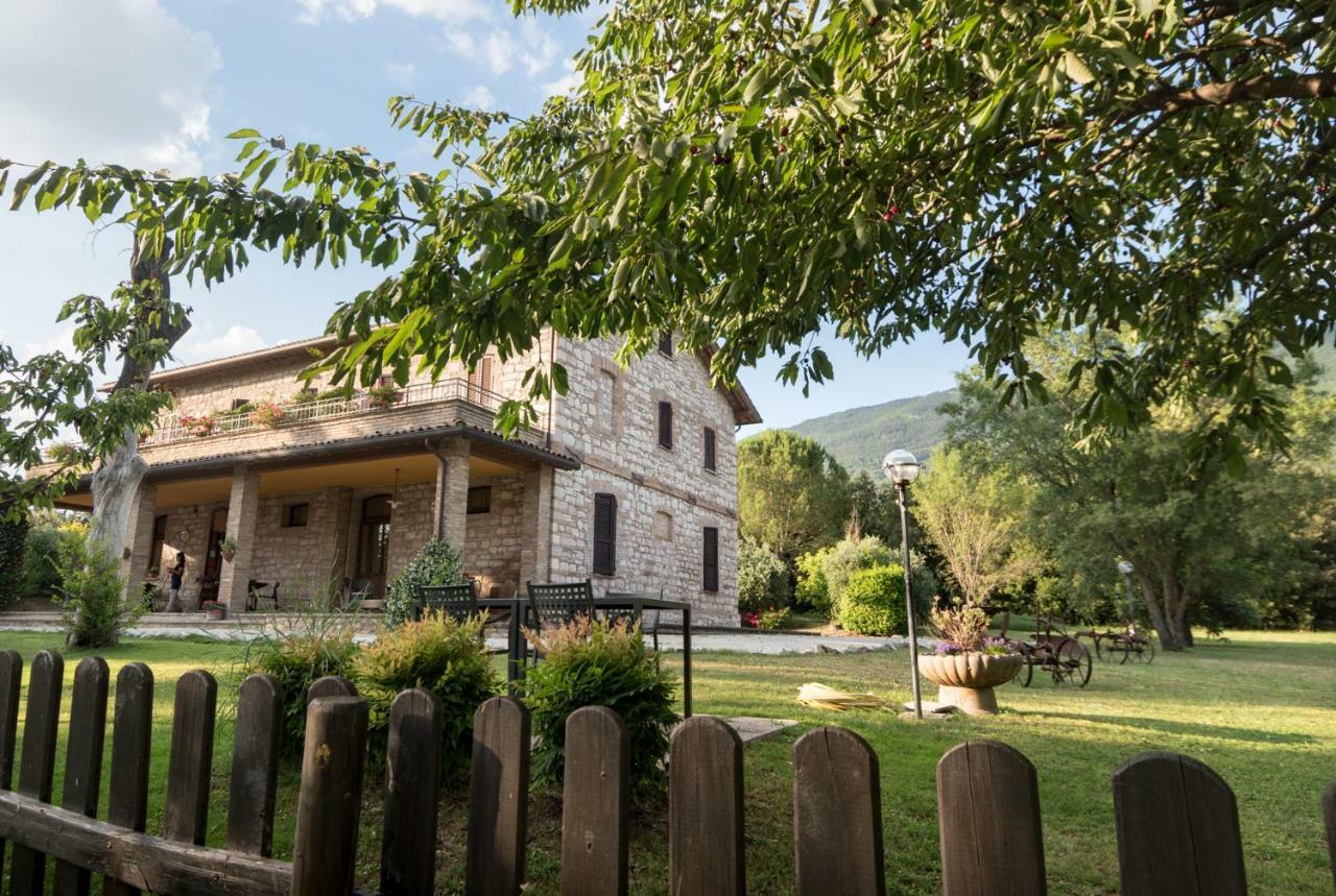 Passaggio di Assisi Agriturismo Il Giardino Dei Ciliegi מראה חיצוני תמונה